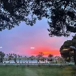 Divjaka Resort *