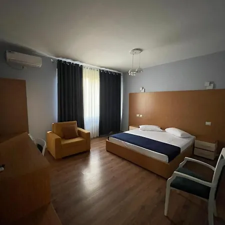 Divjaka Resort *